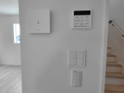【給湯器操作パネル、他】