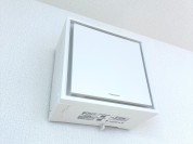 【壁掛け熱交換気扇】