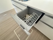 【食器洗浄乾燥機】