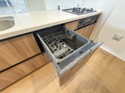 【食器洗浄乾燥機】