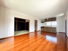 大網白里市富田　中古戸建【】