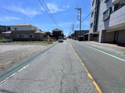 西側 約8.2ｍ 公道