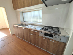 システムキッチン
床下収納あり