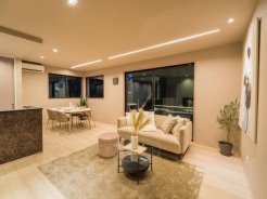 開放感ある明るいリビング