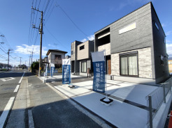 南東側 約9.0ｍ 公道