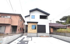 いよいよ完成しました 駐車場2台
