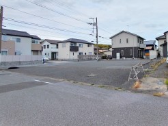 ３号棟側より
同仕様の完成物件ございます。お気軽にお問合せくださいませ