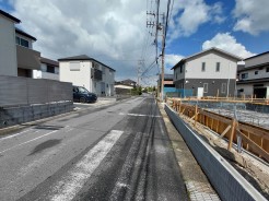 1号棟　前面道路　角地