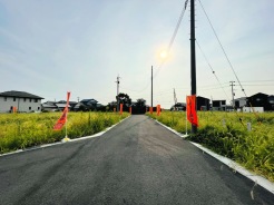 南東側 約5.5ｍ 開発道路