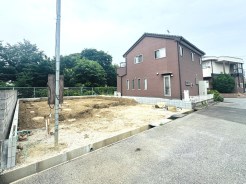建築中