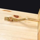 羽子板金物　補強金物のひとつ。