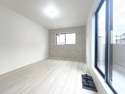 明るく開放的な2階リビング