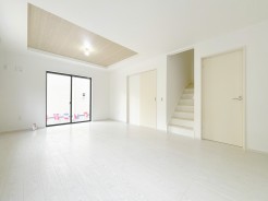 開放的な折り上げ天井