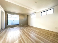 明るく開放的な2階リビング