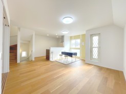 ＬＤＫ17.5帖
床暖房完備