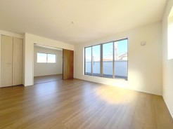 明るく開放的な2階リビング