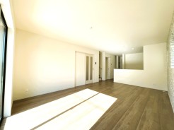 家族の会話が増えるリビング内階段