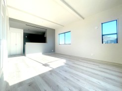 明るく開放的な2階リビング