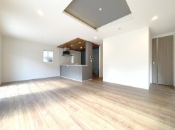 開放感のある折り上げ天井