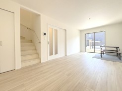 親子のコミュニケーションも増えリビング内階段