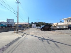 【前面道路を含む現地外観】