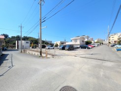 【前面道路を含む現地外観】