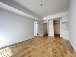 南向き約10帖リビング