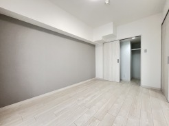 アクセントクロス採用の洋室1