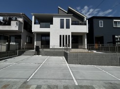 横浜市金沢区釜利谷西３丁目