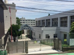 横浜市金沢区富岡東５丁目