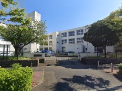 横浜市金沢区富岡東５丁目