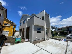 敷地面積52坪超×庭付き×駐車3台!!
