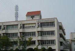 草加市谷塚町
