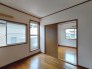 2階洋間二間続き　洋室4.5帖側