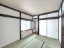 リビング隣接　和室6帖
板の間・床の間あり