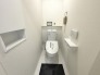 各階に設けたトイレは嬉しいウォシュレット付。(モデル棟)