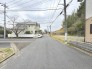 接道状況：東側約12.1ｍ公道/南側約6ｍ公道