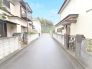 接道状況：南側約4ｍ私道