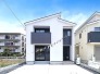 14号棟 白と黒のコントラストが際立つ洗練された外観は、周辺の街並みにも調和するモダンな佇まいで、日々の帰宅が楽しみになるような落ち着きと清潔感のある住まいです
 2026/06/13m