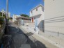 【前面道路を含む現地外観】