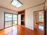 【2階洋室6帖】