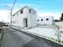 【前面道路を含む現地外観】