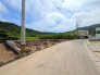 【前面道路を含む現地外観(4号棟)】