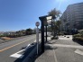 目の前にバス停有り