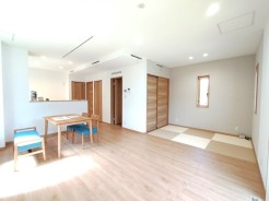 1号棟
LDK15.7+タタミスペース3帖