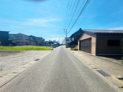 北東側 約5.5m 市道