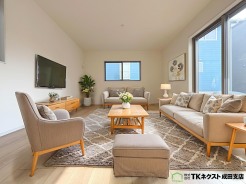 即日ご案内可能です、お気軽にお問い合わせください!
広いリビングは家族みんなでゆっくり過ごせます!(モデル棟)