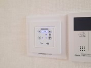 【ダクトレス熱交換換気システム】