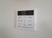 【給湯器リモコン】