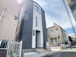 足立区西新井栄町3丁目